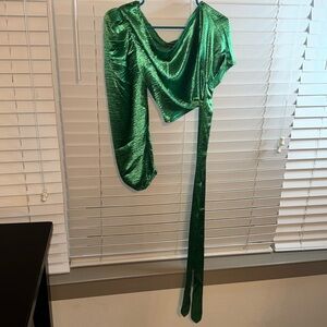 NWT Green one-shoulder shining blouse
